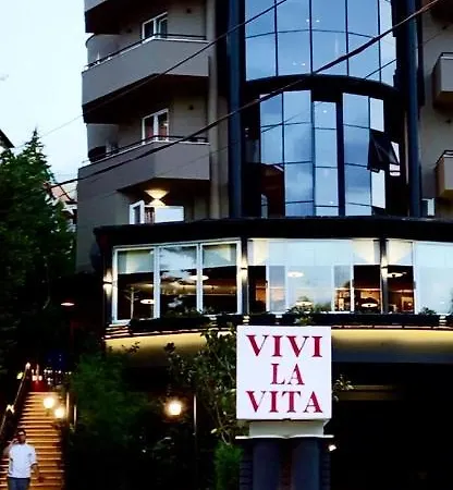 Vivi La Vita * 地拉那